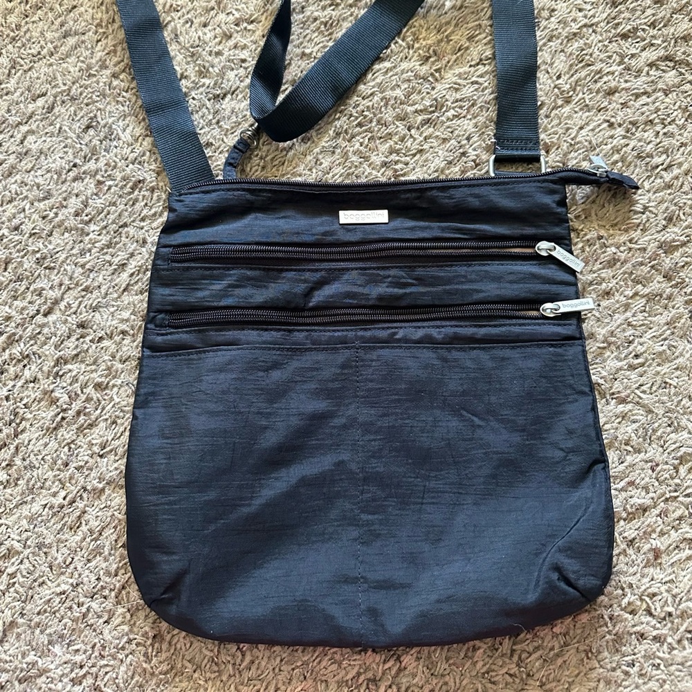 Baggallini Solid Black Waterproof Nylon - image 1